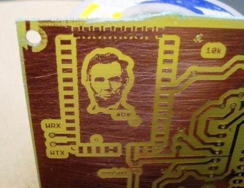 在電路板上放林肯肖像也行？